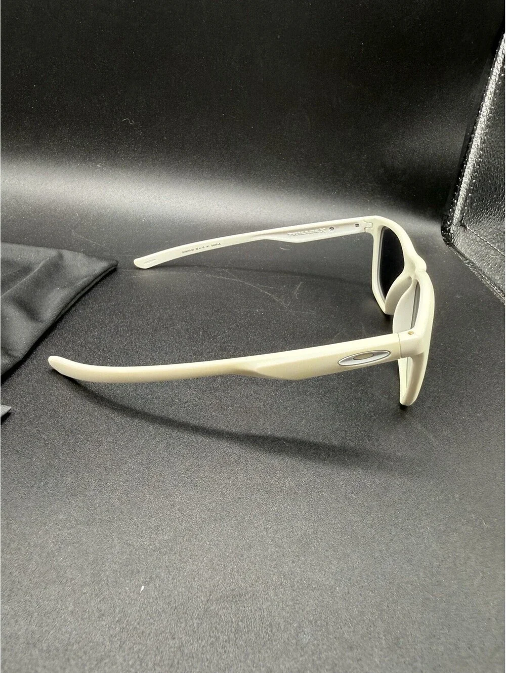 Oakley Trillbe X Matte White/Chrome Iridium Lenses OO9340-08
